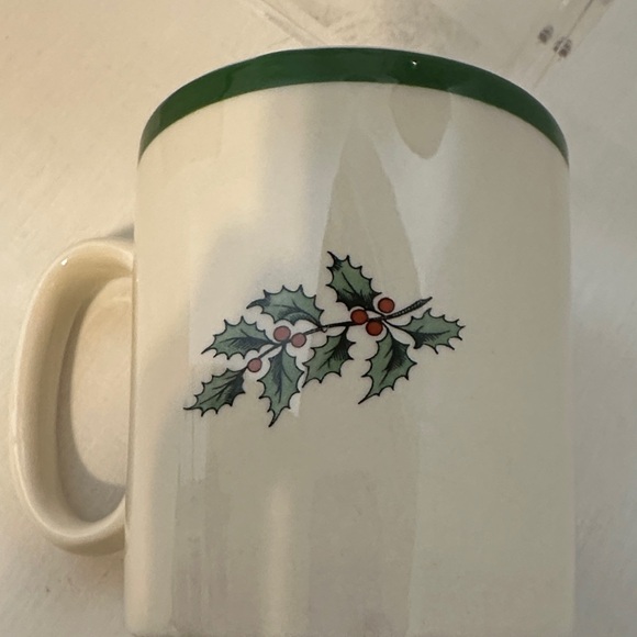 Four Spode 9oz Festive Christmas Tree Mugs with Green Trim - Picture 4 of 8